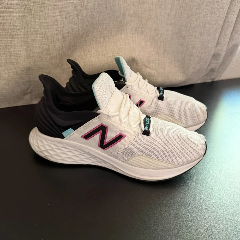 New Balance Fresh Foam Roav Running‎ Shoes Womens 11 White Surf Athletic Lace Up